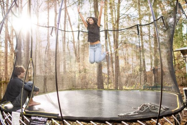 3 Redenen waarom een trampoline onmisbaar is
