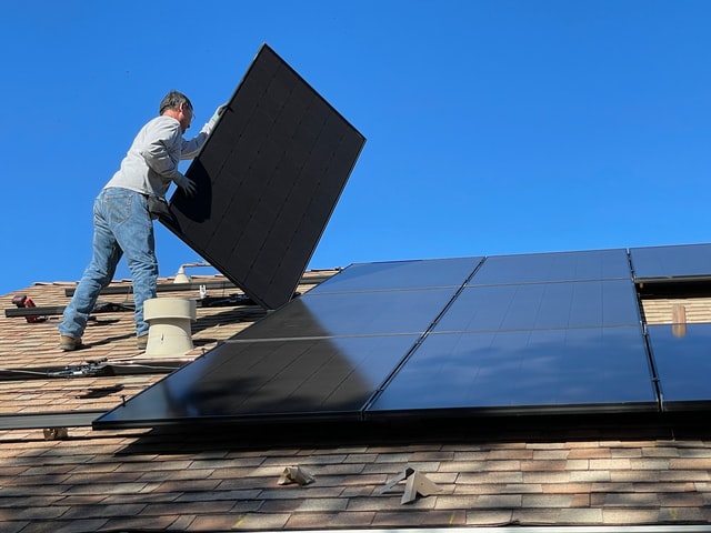 De voordelen van zonnepanelen leveranciers vergelijken